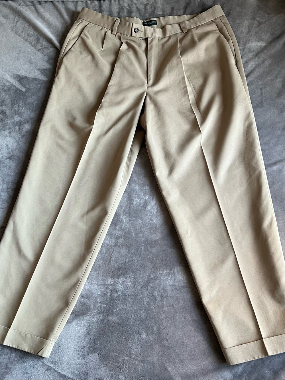 Dockers Men's Khaki Pleated Dress Pants